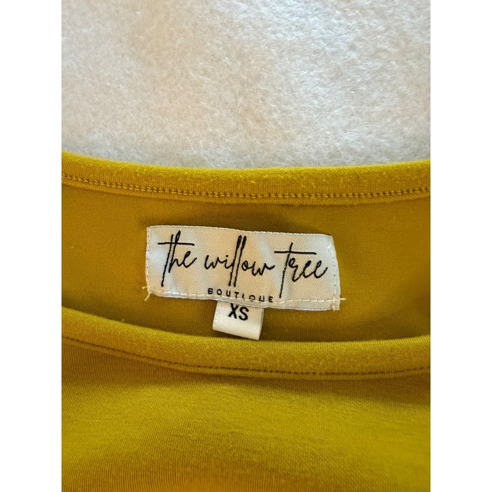 The Willow Tree Boutique Top Women XS Yellow Long Sleeve Drop Shoulder Crew Neck